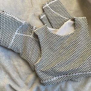 Mono B compression leggings and matching bra set